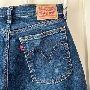Levi’s Wedgie Straight Jeans Size 32 Medium Wash